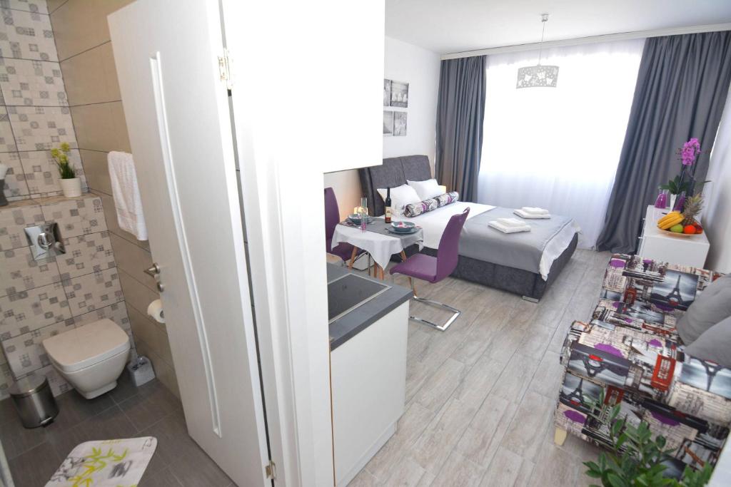 Small Oasis Apartment photo 3