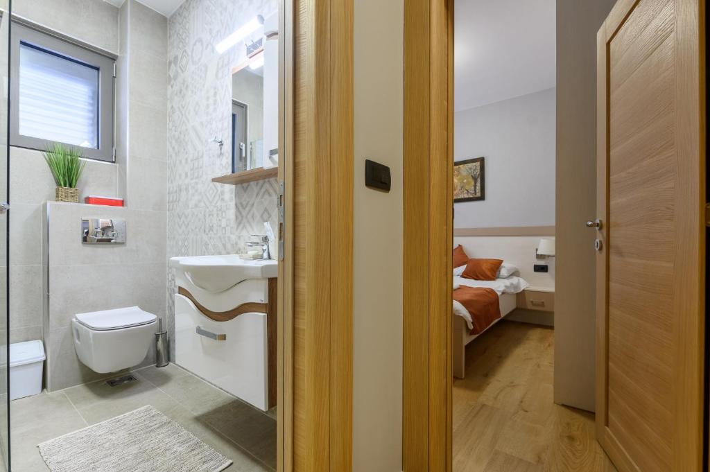 Super Nova Lux Apartment with Jacuzzi photo 3
