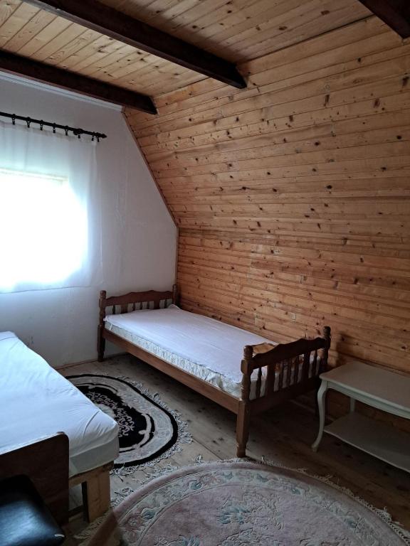 Žabljak izdavanje kuce photo 2
