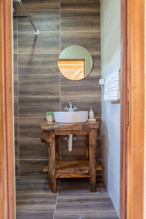 Wood House photo 3