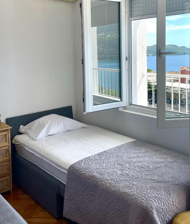 XENIA Seaview Apartment photo 2