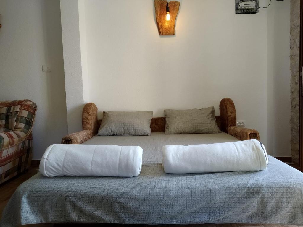 Rustic house photo 2
