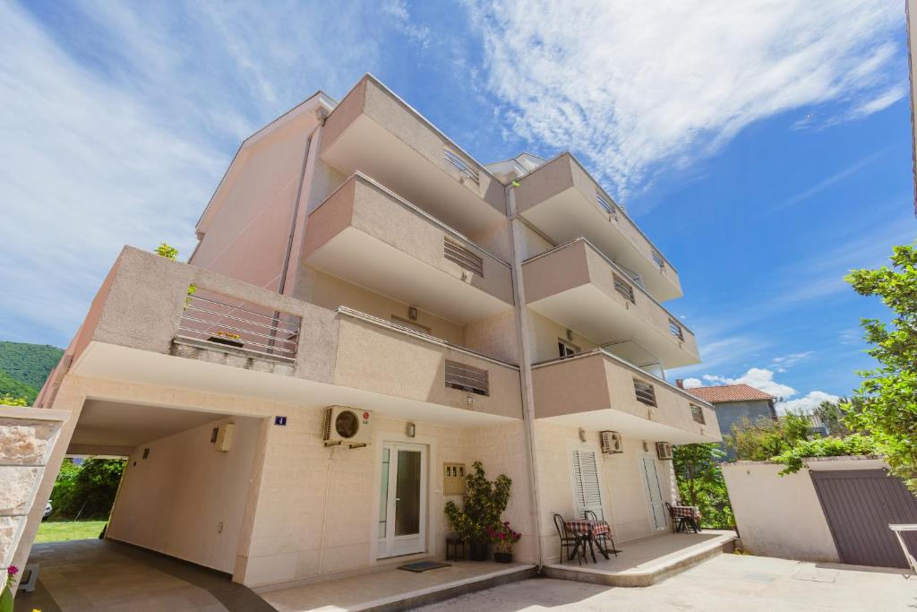 Rosic Apartments Tivat photo 2