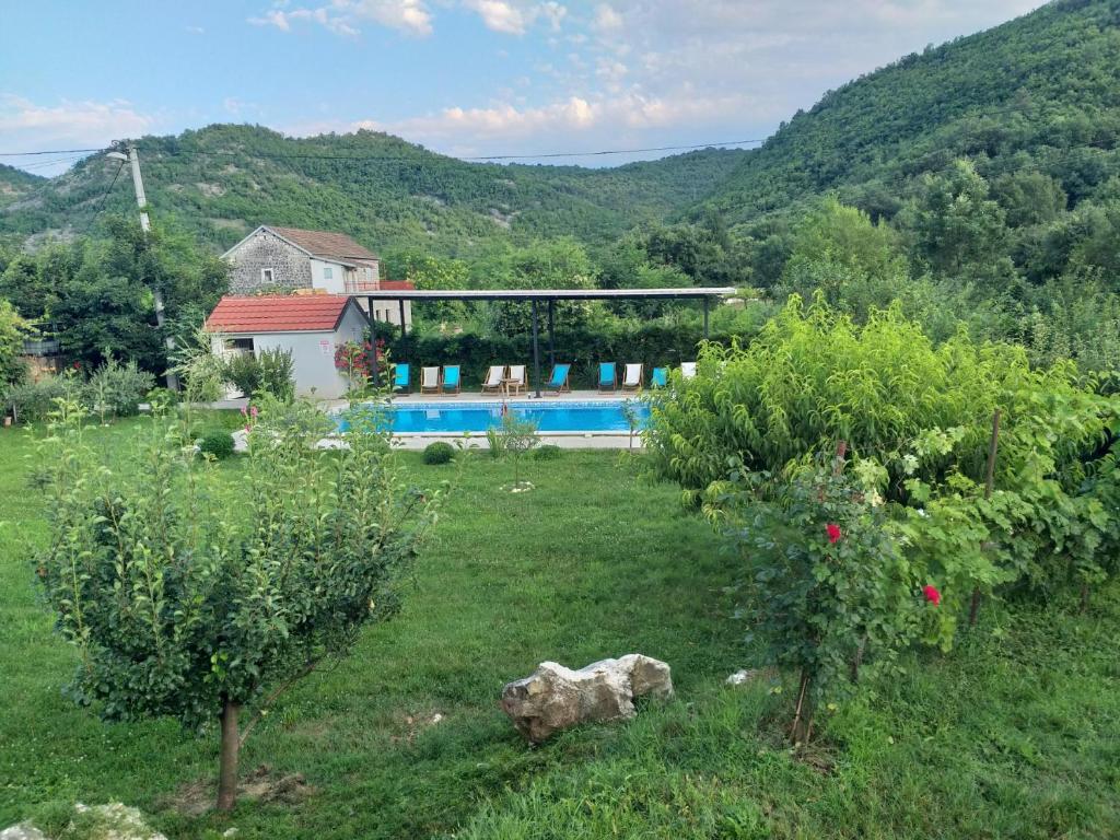 Rustic Village House 4 photo 3