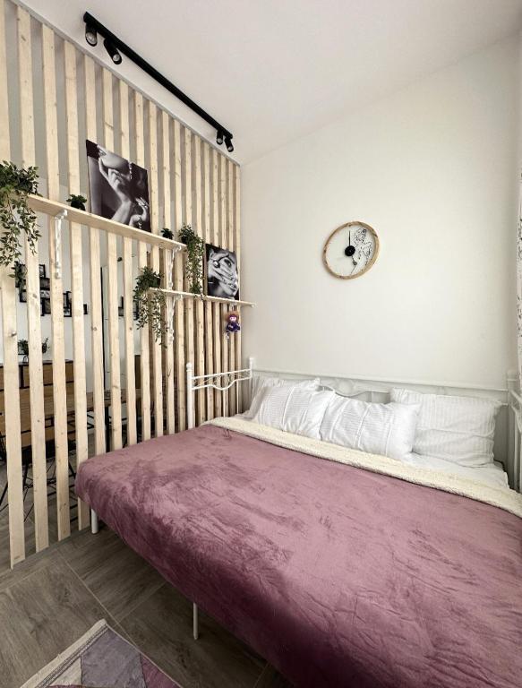 Studio apartment — photo 1