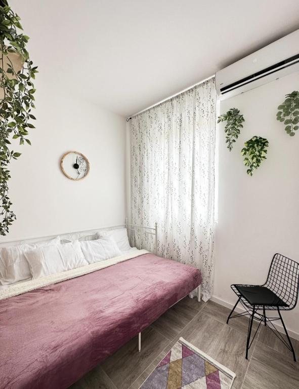 Studio apartment photo 2