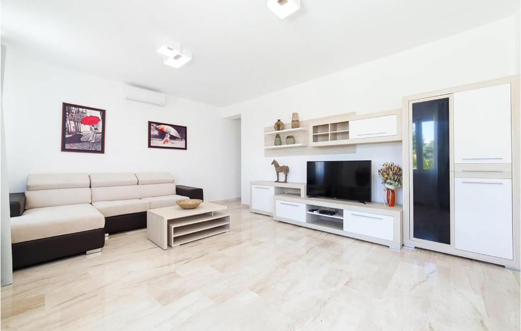 Nice Home In Kotor With Sauna photo 3