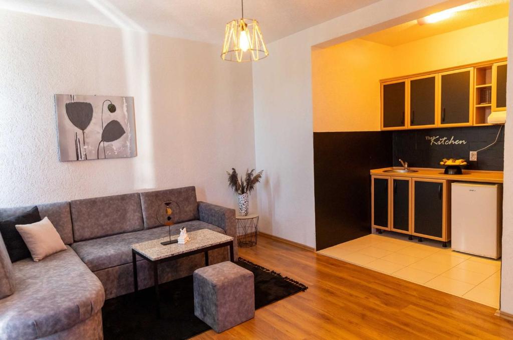 Sunshine Apartments photo 3