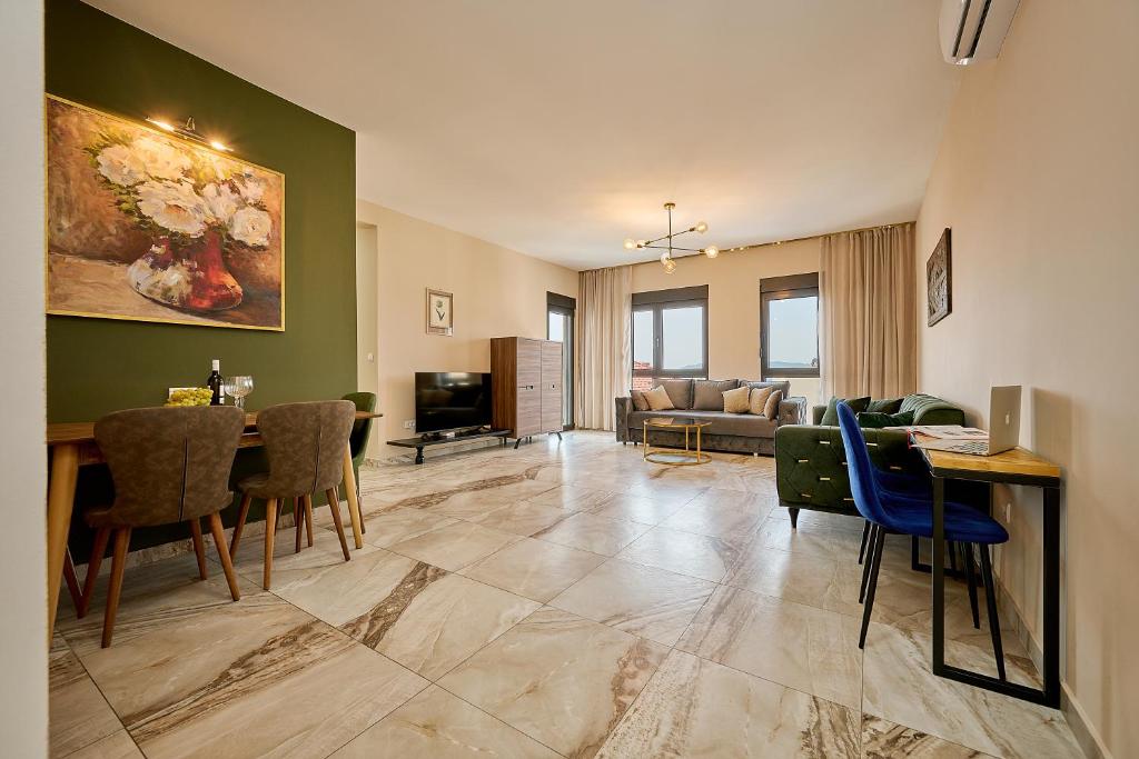 TERRA Modern Designer Apartment just 4 Minutes from the Beach photo 2