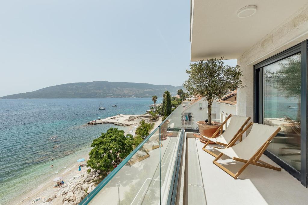 Savina Beachfront Oasis photo 2