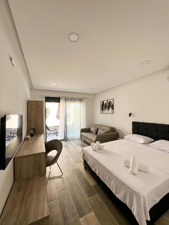 Square Residence & Pool photo 2