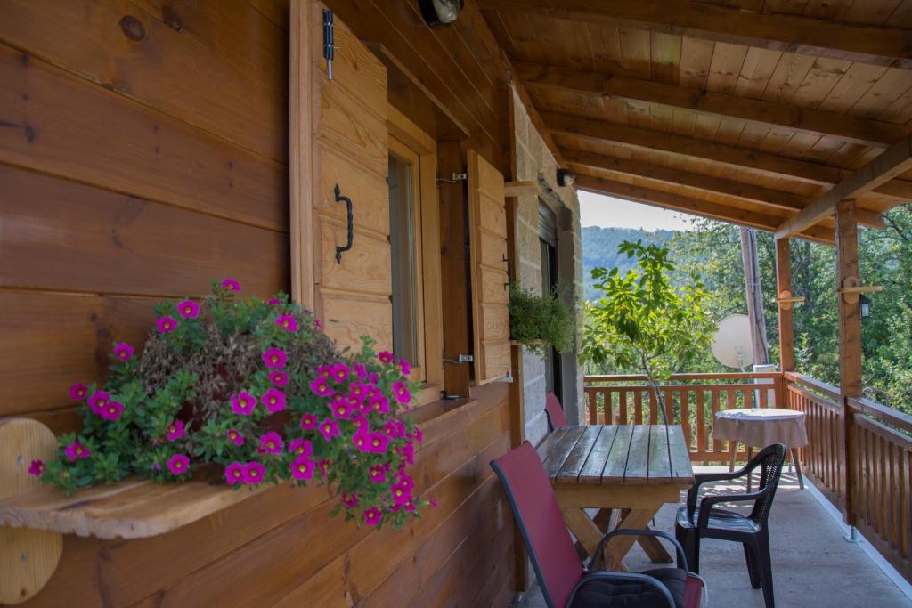 Top Hill Lodge photo 3