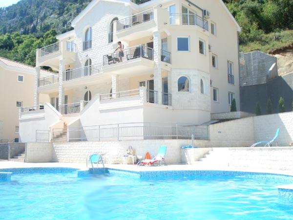 Wonderful 2 bedroom With Beautiful Views apartments in Kotor Vista — photo 1