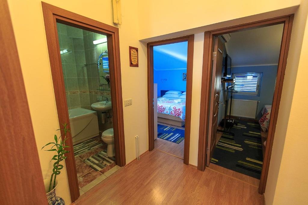 Apartments and Rooms Drago photo 3
