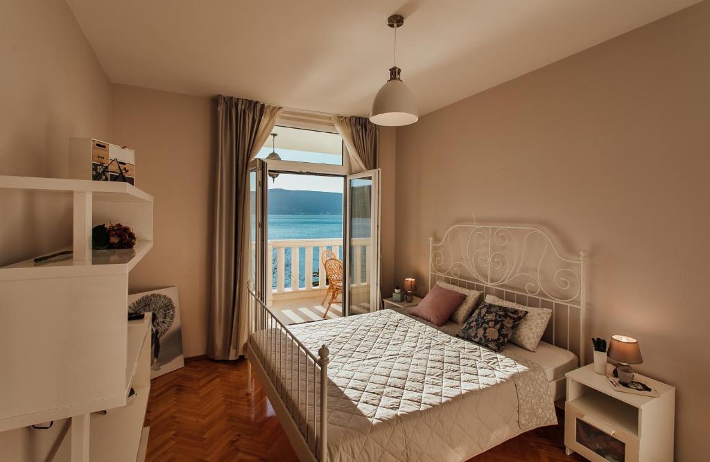SunnyCoastVilla photo 2