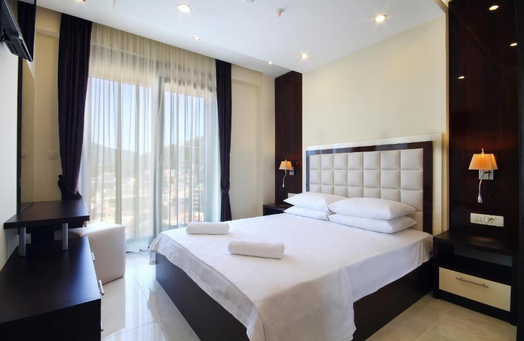 Shine residence photo 2