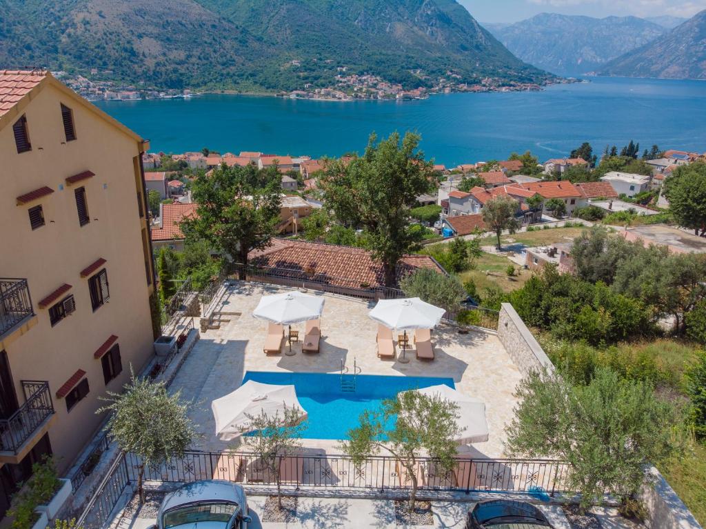 Our Sunset Apartments with Pool and Sea View — photo 1