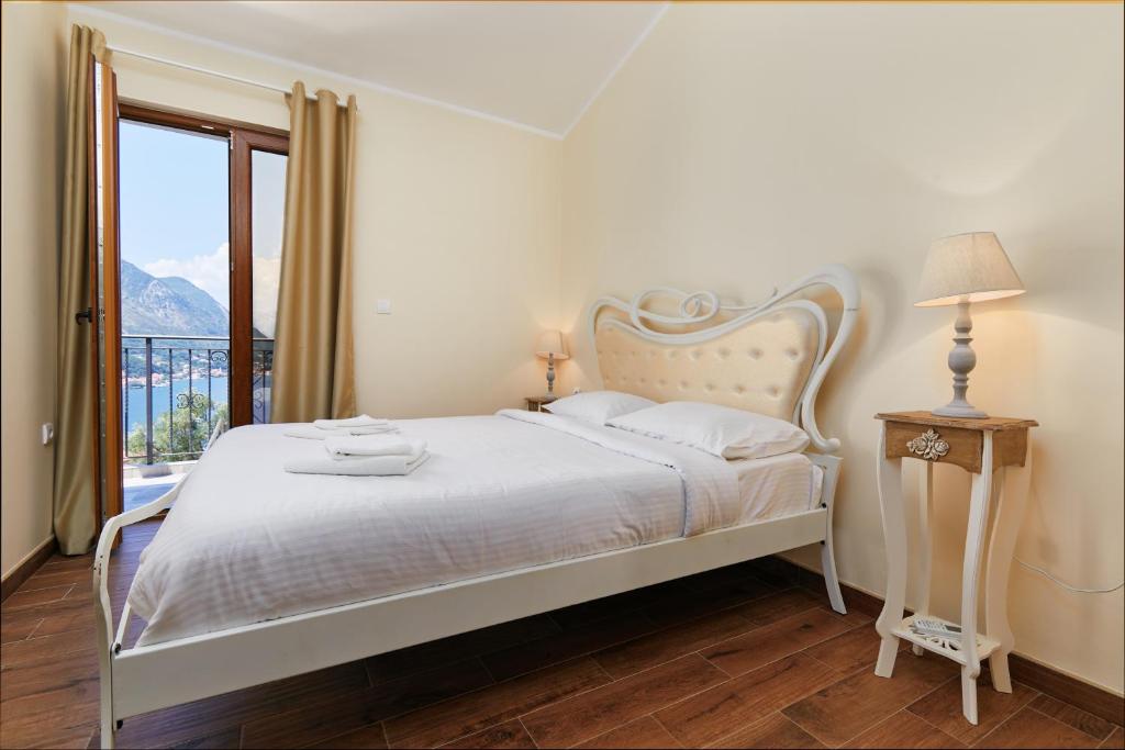 Our Sunset Apartments with Pool and Sea View photo 2