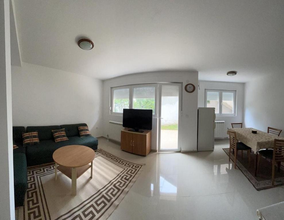 Tara Apartment — photo 1