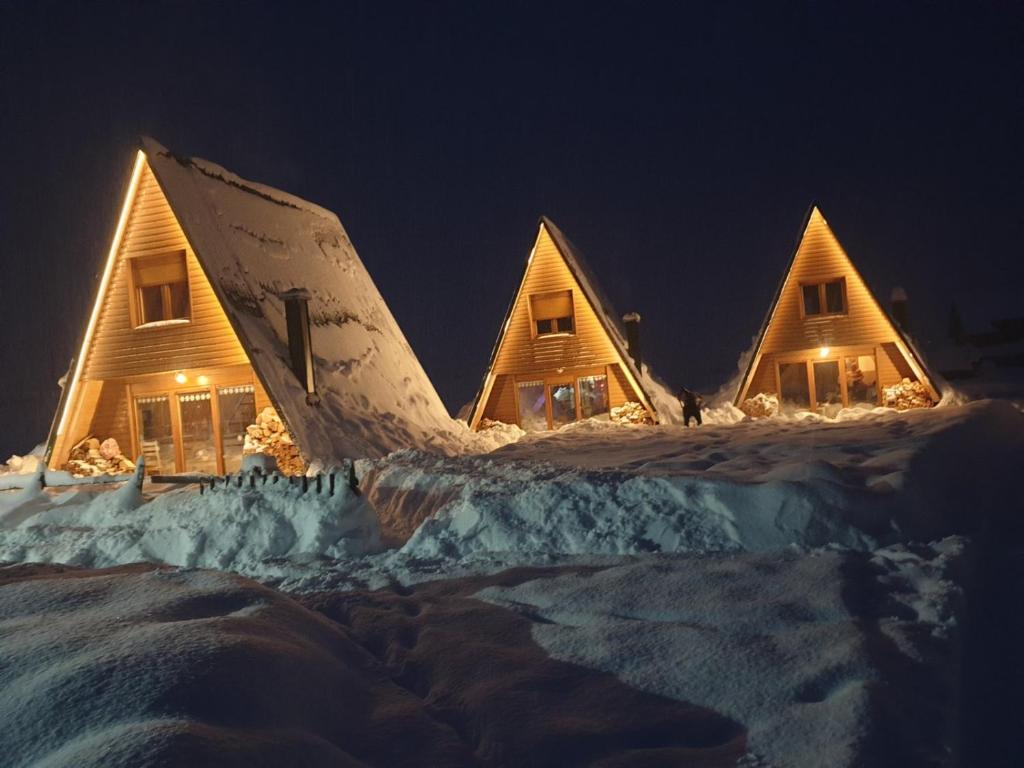 Three Houses — photo 1