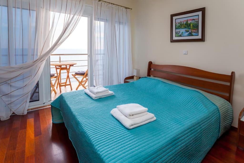 Seafront Villa with Private Pool in Dobra Voda photo 2