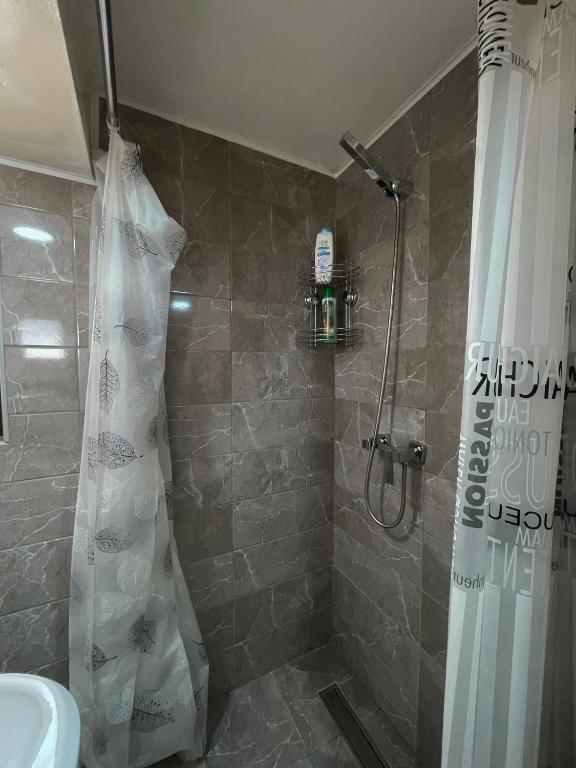 Rooms P&L photo 3