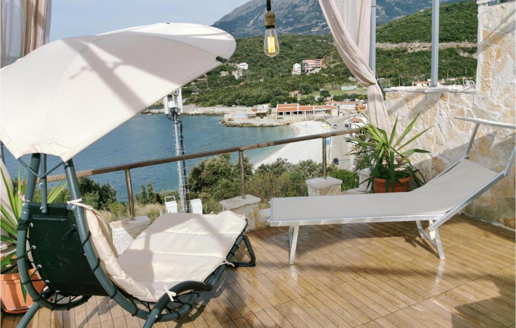Beautiful Apartment In Utjeha photo 2