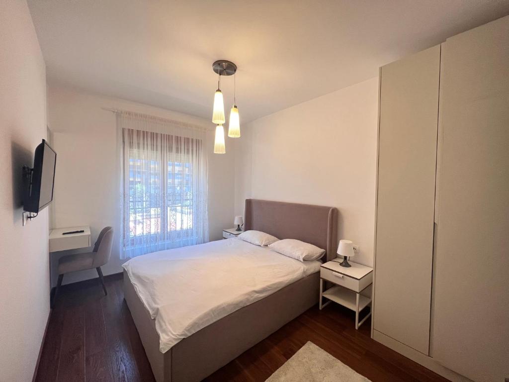White Homes 1BR/APT•Master Quart photo 2