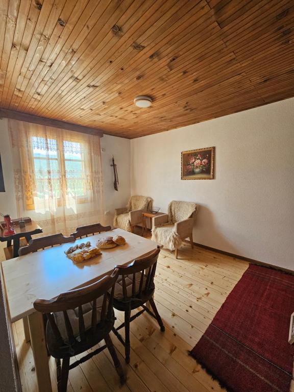 Traditional House Srna photo 2