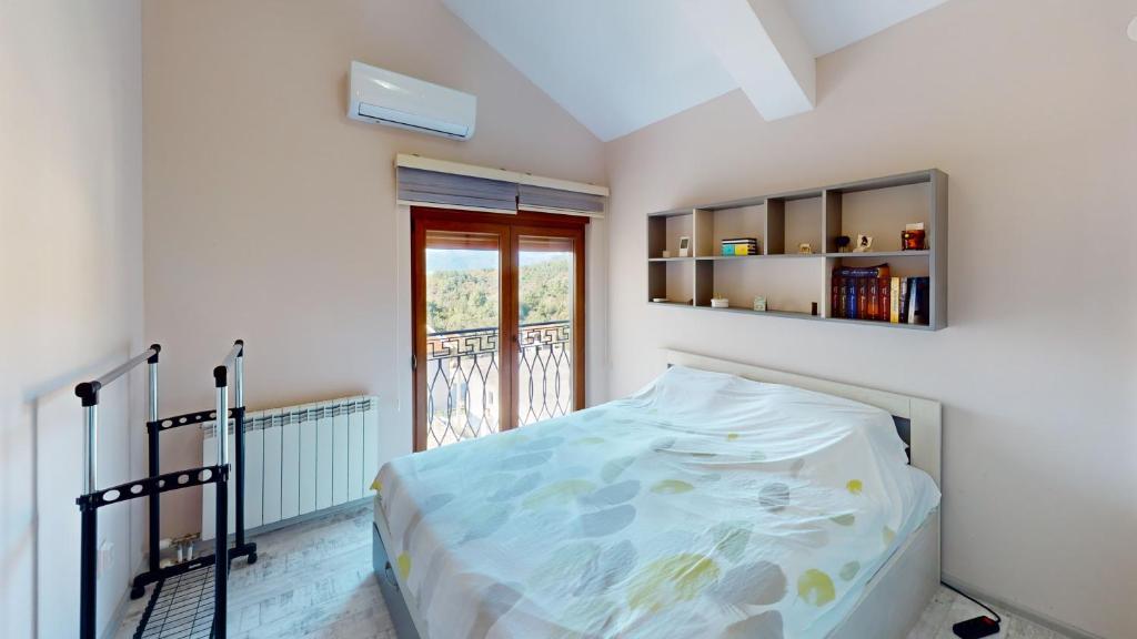 Sunny Villa in Kavac photo 2