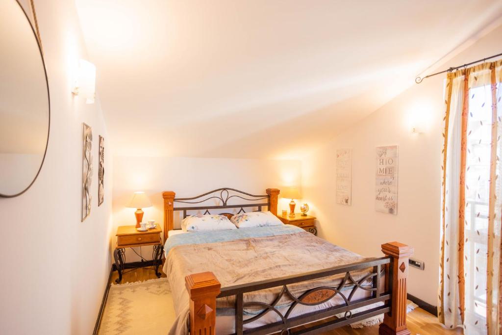 Sunny Portside Apartment photo 2