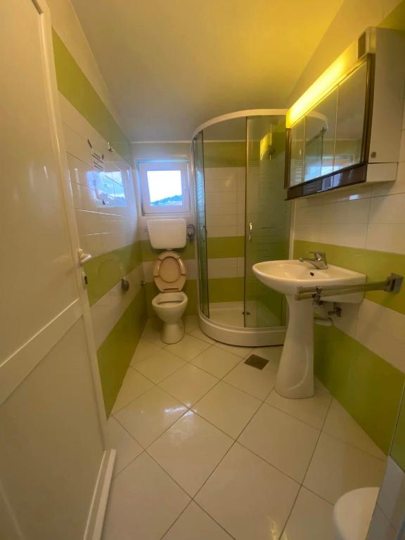 Starlight Apartments photo 3