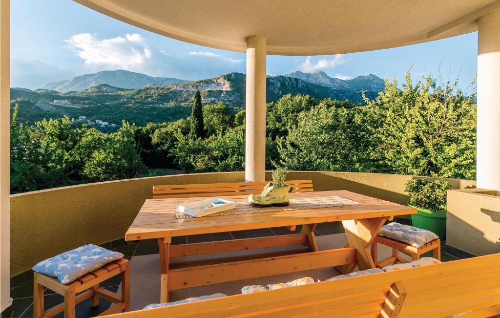 Pet Friendly Apartment In Herceg Novi photo 2