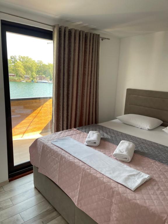 Lake River House Ada Bojana photo 2
