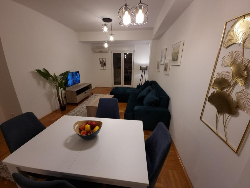 Big apartment photo 3