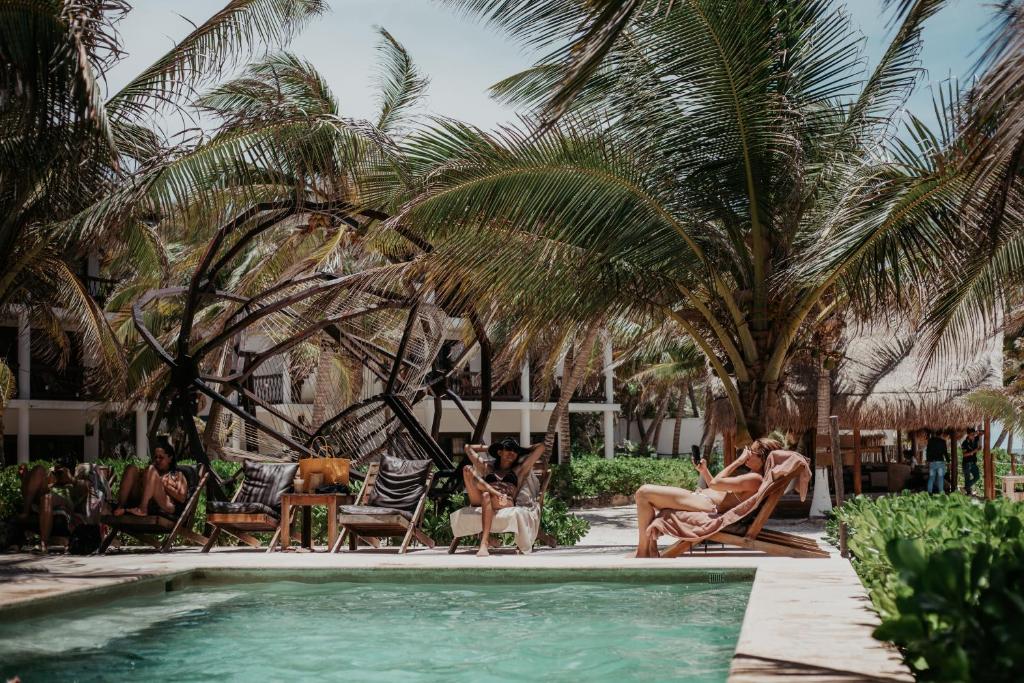 Mia Tulum Beachfront Resort - Ocean View Suites and Beach Club photo 2