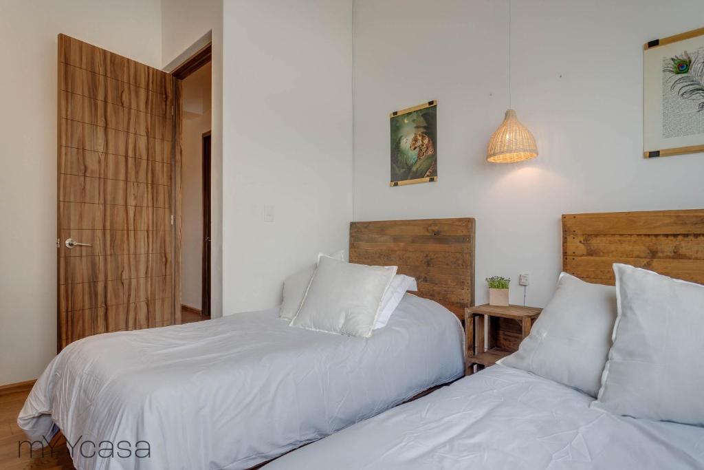 Private Balcony Infinity Pool & Rooftop in La Roma - Queretaro photo 2