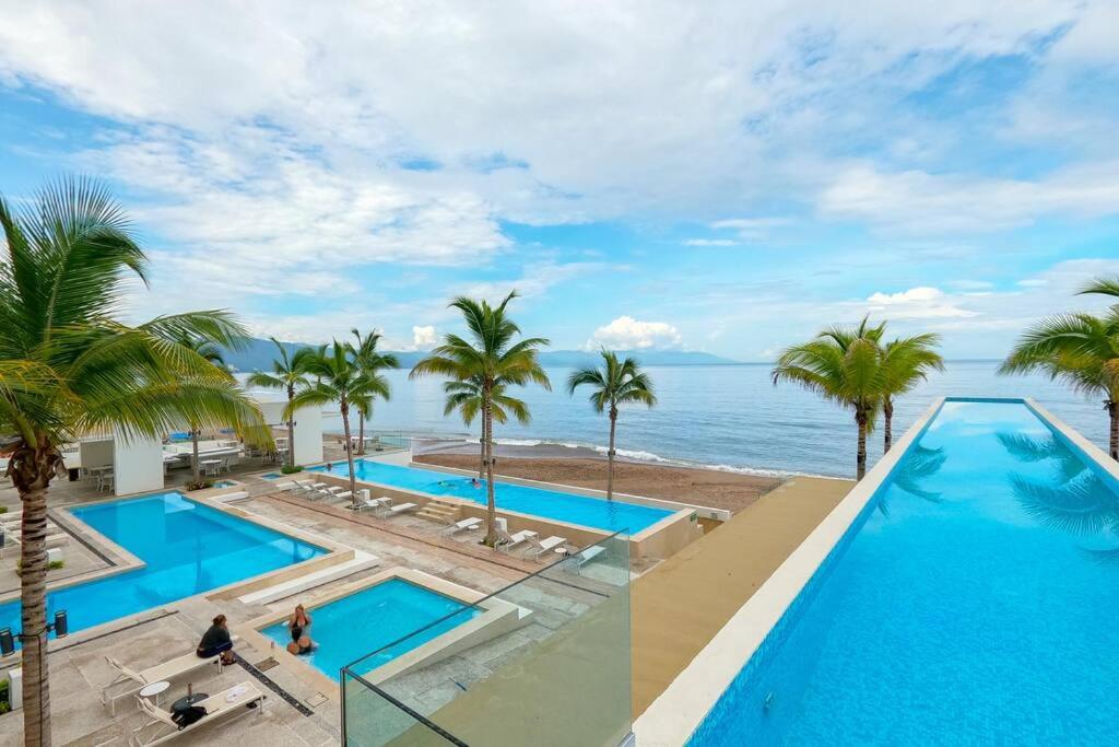 Beachfront & free daily breakfast & 600MB Wifi by Moikkarentals photo 3