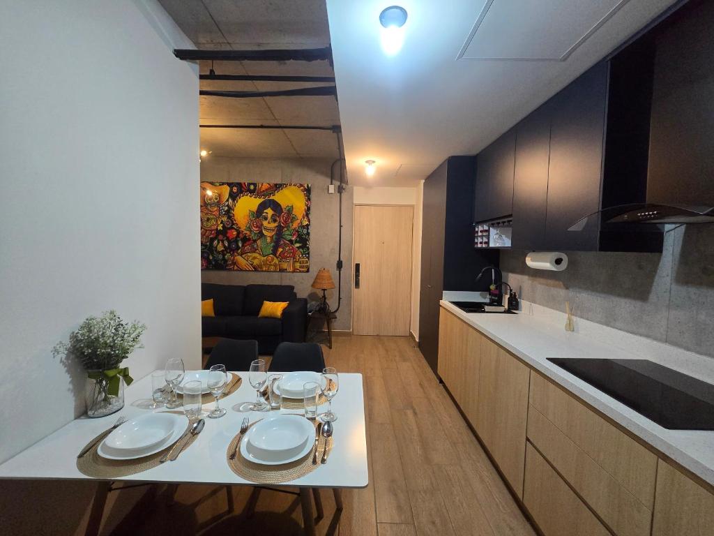 1609 Barrio W photo 2