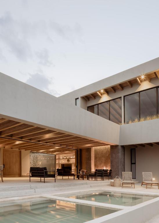 Casa Pirules. Moderna y comoda casa con alberca caliente en club de golf! photo 3