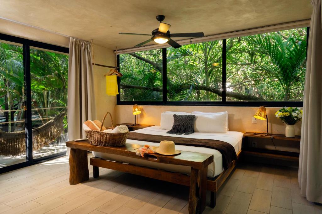 Sunset House photo 2