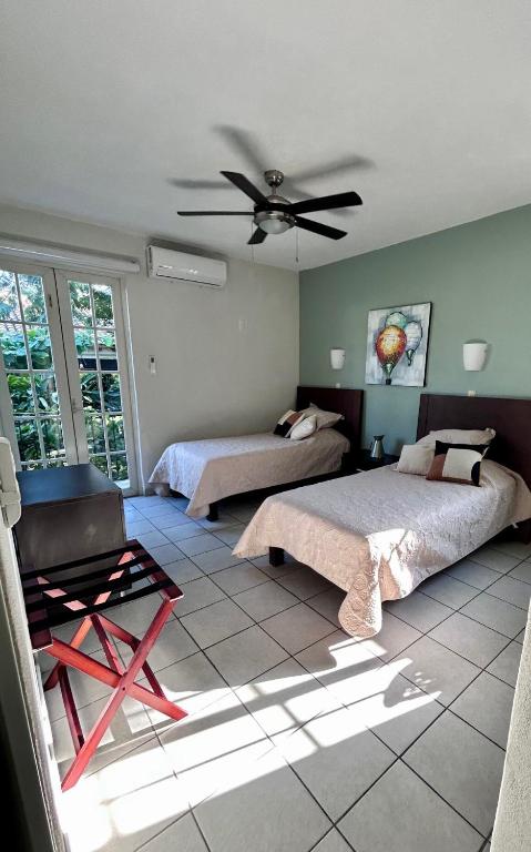 2 Bedroom Treetop Condo photo 2