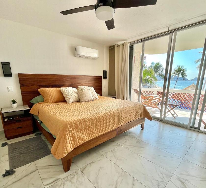 Spacious apartment in Manzanillo right on the beach photo 2