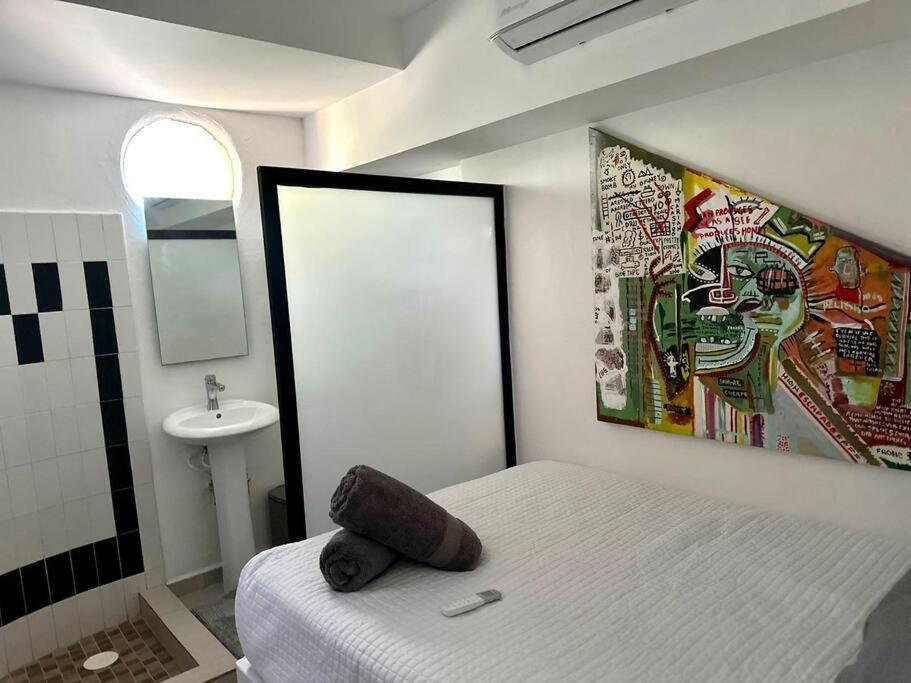 Deco 6 Downtown 3 bed apartment photo 2