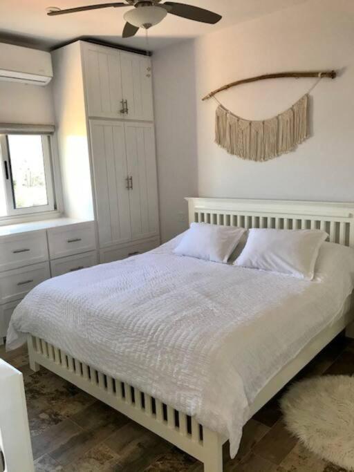 15C New Top Floor 2BR 2BA with Spectacular Views photo 2