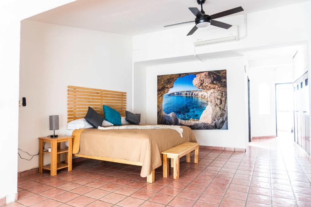 Comfortable Apartment with Balcony & Workspace photo 2