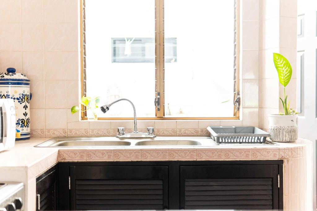 Comfortable Apartment with Balcony & Workspace photo 3