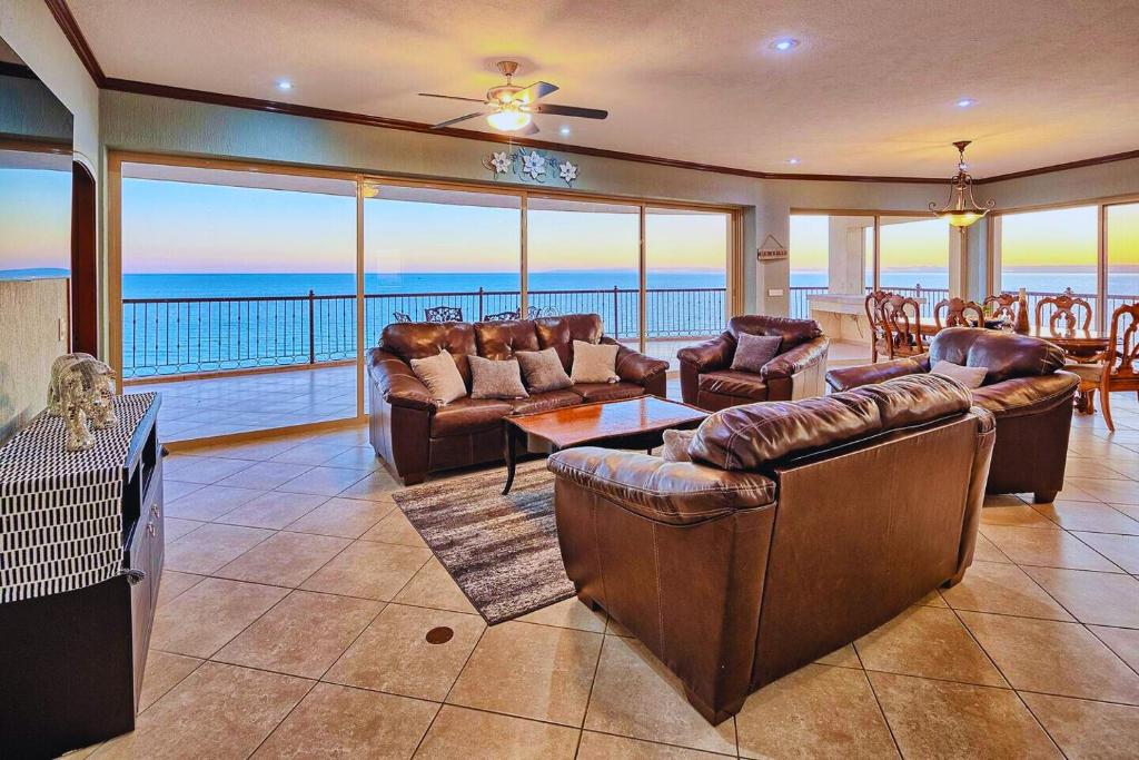 Spacious 4 bedroom Condo with expansive Ocean Views and luxurous features - #910 Sonoran Sky - RP Vacation — photo 1