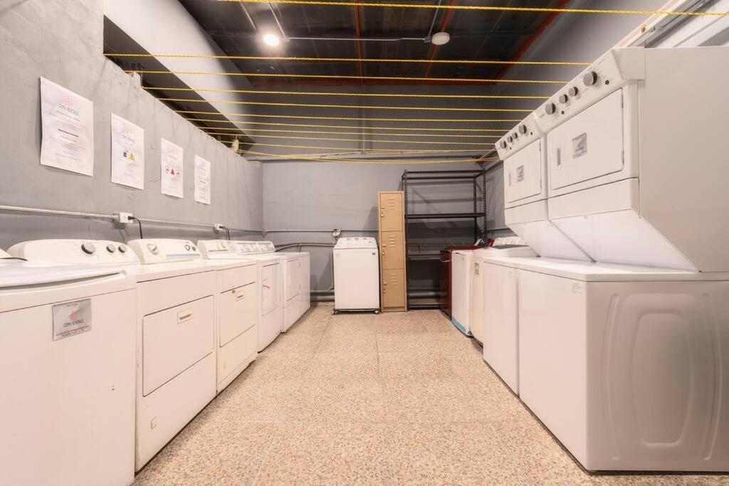 104 Location 2Bdrm 2bath AC apt Fits 8 Rooftop photo 3