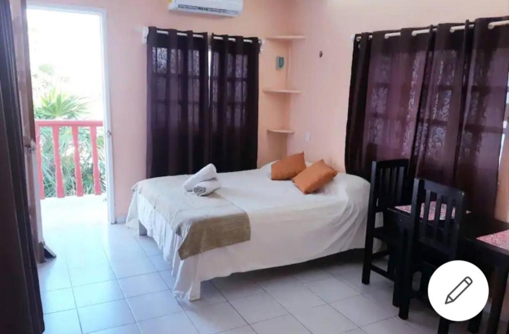 Central Studio with Balcony & Kitchen photo 2